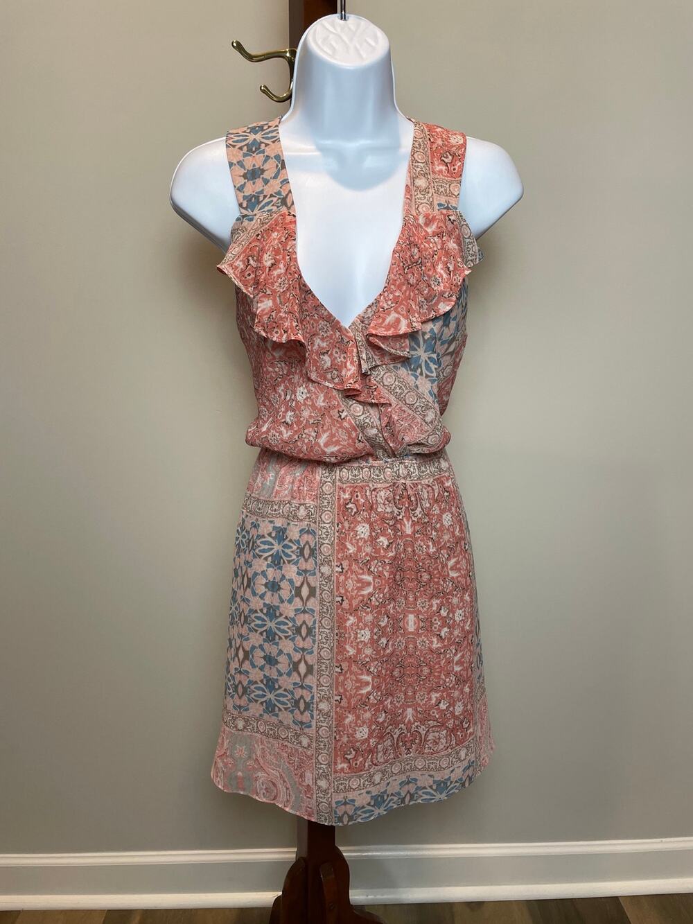 BCBGeneration Pink Boho Chiffon Mini Dress Deep V Ruffle Detail Size M